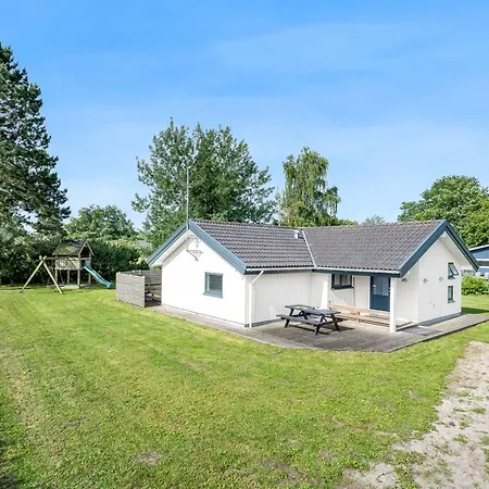 Truls - 800m From The Sea By Interhome *